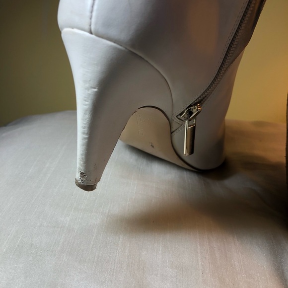 Boot - Picture 5 of 15